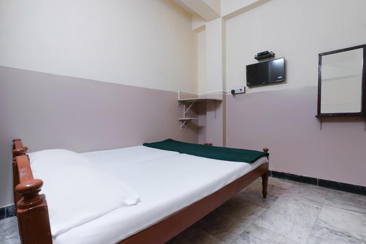 Spot On Sri Sai Lohith Lodge Near Snow World Secunderabad Екстер'єр фото
